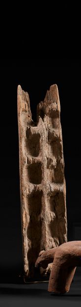 Game of awele in wood extremely ravined.

Dogon....