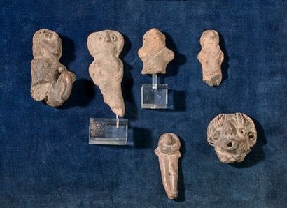 Lot of six terracotta figures, pre-classic.

Height...
