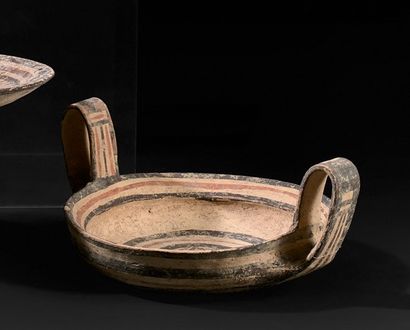 Cup with two ribbon handles, decorated with...