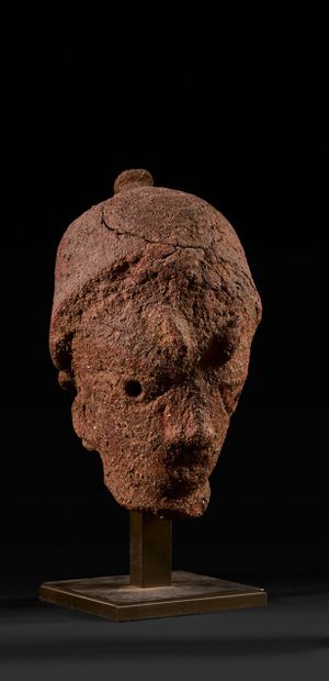 Head made of coarse-grained terra cotta.

Nok....