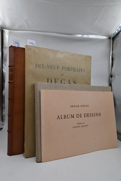 DEGAS. Quatre-vingt-dix-huit reproductions...