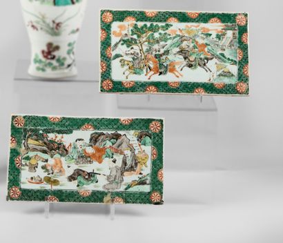 Large dish in porcelain and green family...