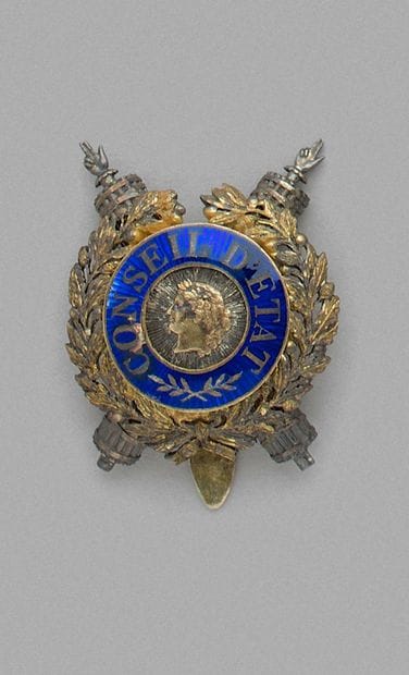 Council of State badge in vermeil.
Weight...
