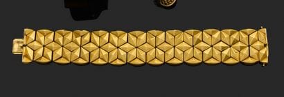 Bracelet plaque articulé en or jaune (750)...