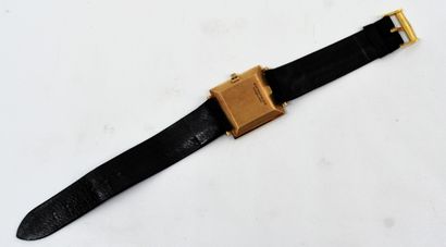 Montre bracelet d’homme, boîtier carré en...