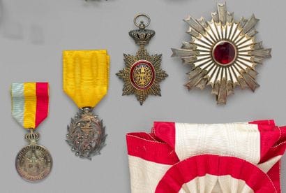 - Japan - Order of the Rising Sun. Silver...