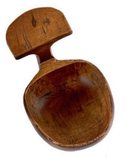 Cuillère à écrémer en buis, à cuilleron ovale...