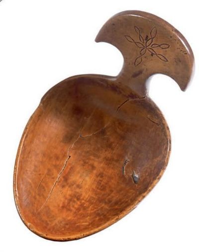 Cuillère à écrémer en buis, à cuilleron ovale...
