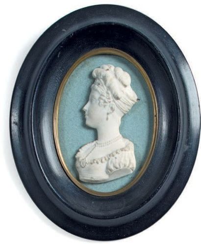 MARIE-CAROLINE, duchesse de Berry
Médaillon...