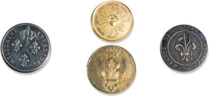 ENSEMBLE DE 4 BOUTONS
De forme ronde et plate,...