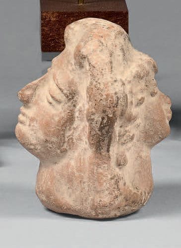 TÊTE
Janus d'une divinité diadèmée
Terre...