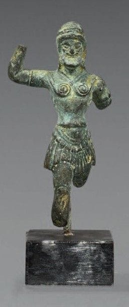 GUERRIER
Bronze patine verte. Il porte un...