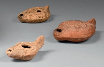 TROIS LAMPES À HUILE de Tunisie dont l'une...