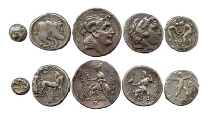Lot de cinq monnaies grecques en argent (tétradrachmes...