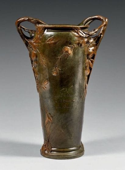 ALBERT CHEURET (1884-1966)
Vase en bronze...