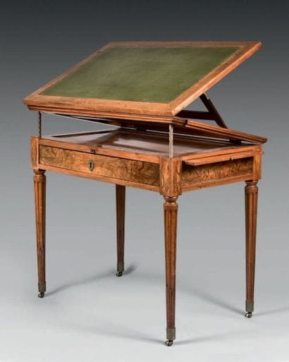 Table à la Tronchin en noyer et placage de...
