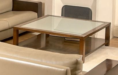 Maison Hugues CHEVAlIER
Table basse carrée...