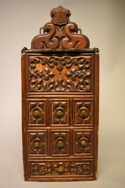 Grande boîte à épices, décor placage de motifs...
