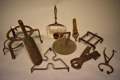 Onze pièces comprenant : un instrument pour...