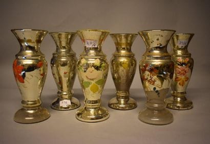 Six vases balustre en verre mercuré.