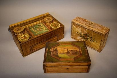 Trois boîtes en marqueterie de paille (e...