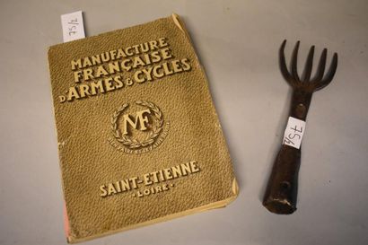 Une foëne pour rivière à cinq pions. XIXe...