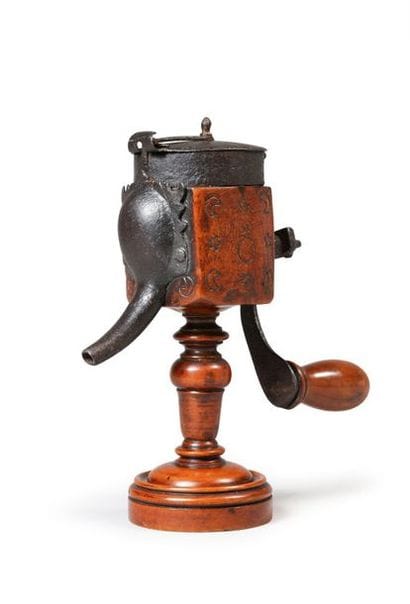 Moulin à épices dit à trompe d’éléphant Monoxyle...