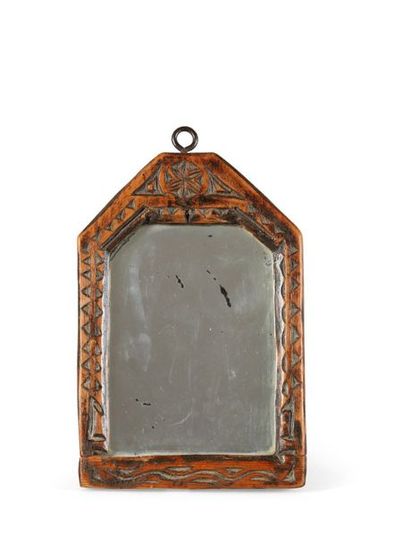 Petit miroir de berger en bois résineux sculpté...