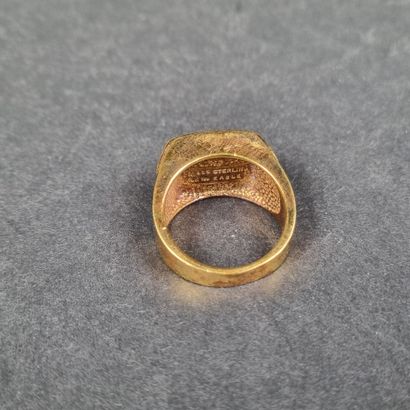 Chevalière en vermeil (argent doré), poinçon...