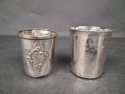 Deux timbales en argent poinçons Minerve,...