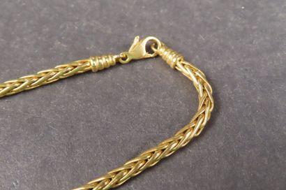 Collier en or jaune (750/1000e) à mailles...