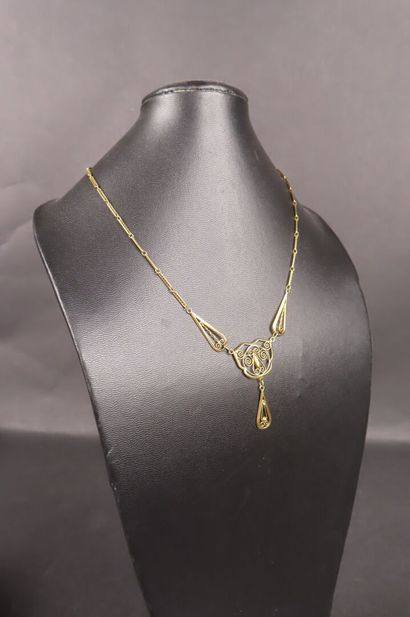 Collier en or jaune (750/1000e) à mailles...