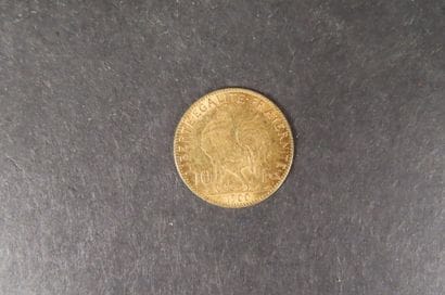 1 pièce de 10F coq de Chaplain 1900
Frais...
