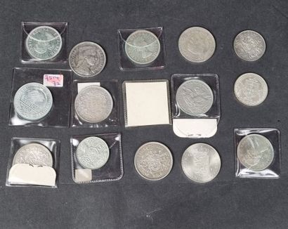 Lot de 15 pièces en argent diverses dont...