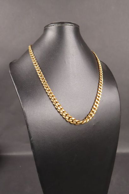 Collier en or jaune (750/1000e) à mailles...