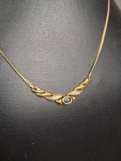 Collier en or jaune (750/1000) partie pendentif...