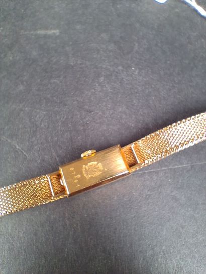 LIP. Montre de dame, boîtier et bracelet...