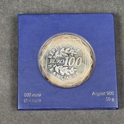 Pièce 100€ en argent 2002 avec étui Monnaie...