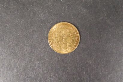 1 pièce de 10F coq de Chaplain 1900
Frais...