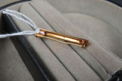 Broche de baptême en or jaune (750/1000e)...