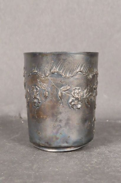 Timbale en argent, poinçon Minerve, à décor...