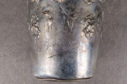 Timbale en argent, poinçon Minerve, à décor...