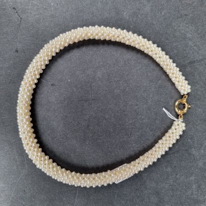 Collier en perles d'eau douce tressée, fermoir...