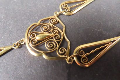Collier en or jaune (750/1000e) à mailles...