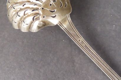 Cuillère à saupoudrer en argent, poinçon...