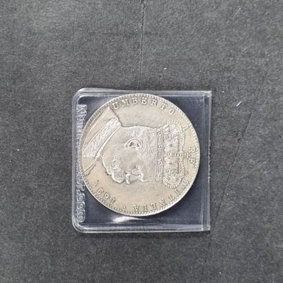 Lot comprenant : 1 pièce en argent de 5 lires...