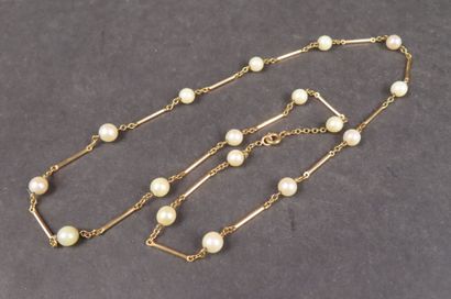 Collier en or jaune (750/1000e) à mailles...