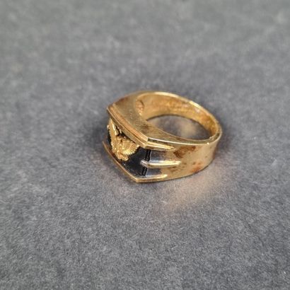 Chevalière en vermeil (argent doré), poinçon...