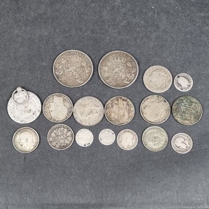 Lot en argent comprenant : 1 médailles Napoléon...