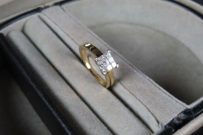 DIAMANTI. Bague en or jaune et or gris (750/1000e)...